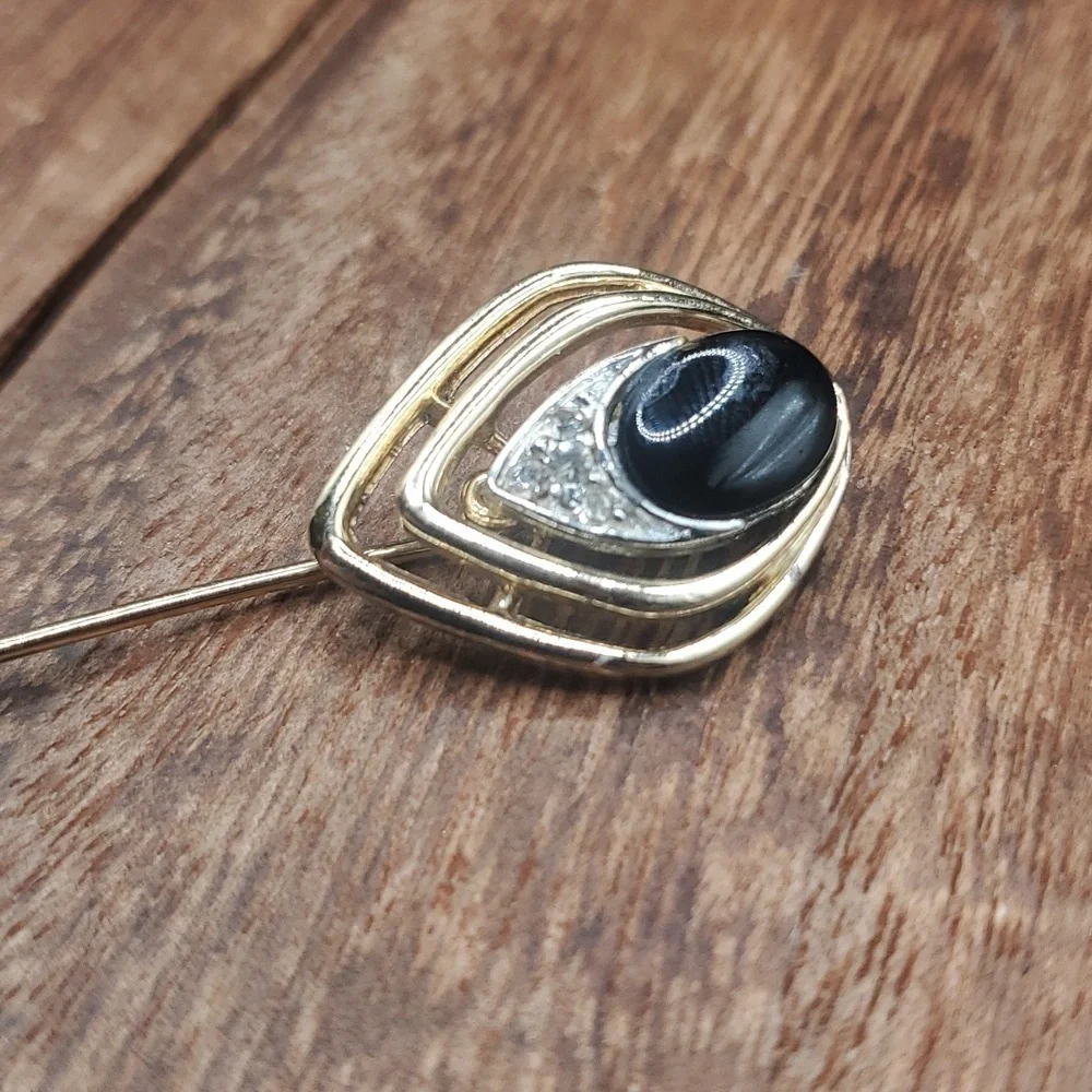 B554‎ - Picture 2 of 2